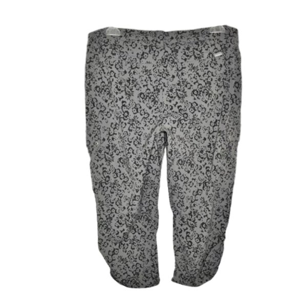 Eddie Bauer High Rise Travex Cargo Capris - Printed Gray/Black - 14 - Picture 5 of 9